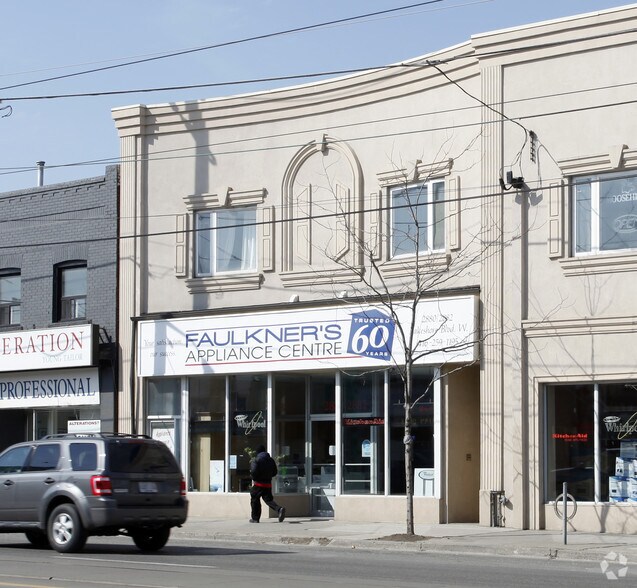 2882 Lake Shore Blvd W, Toronto, ON à louer - Photo de l’immeuble – Image 2 sur 4