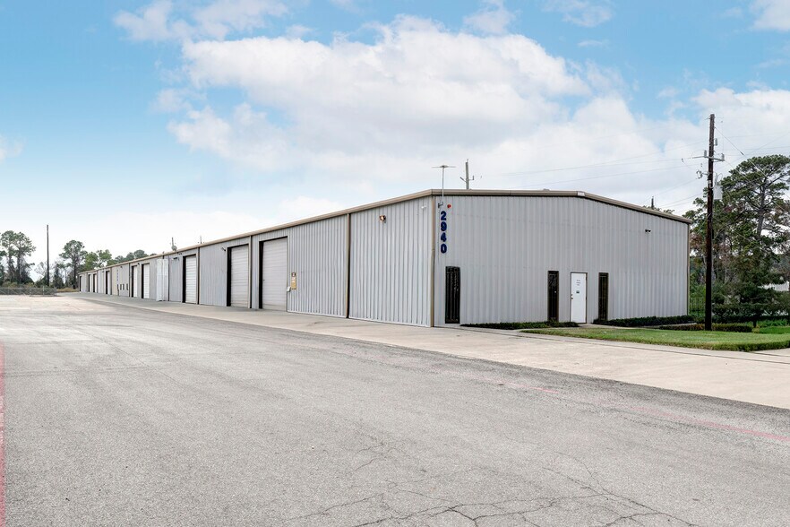 2940-2956 Farrell Rd, Houston, TX à louer - Photo de l’immeuble – Image 2 sur 4