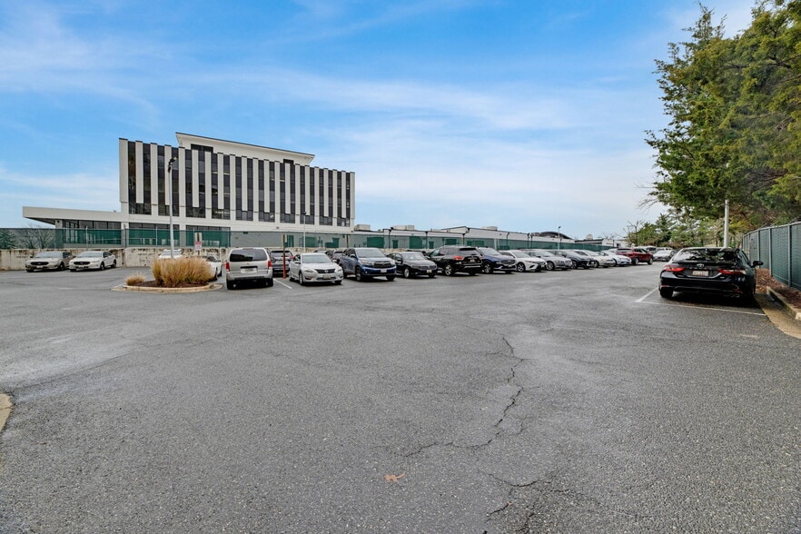 4235 28th Ave, Marlow Heights, MD à louer - Photo de l’immeuble – Image 3 sur 26