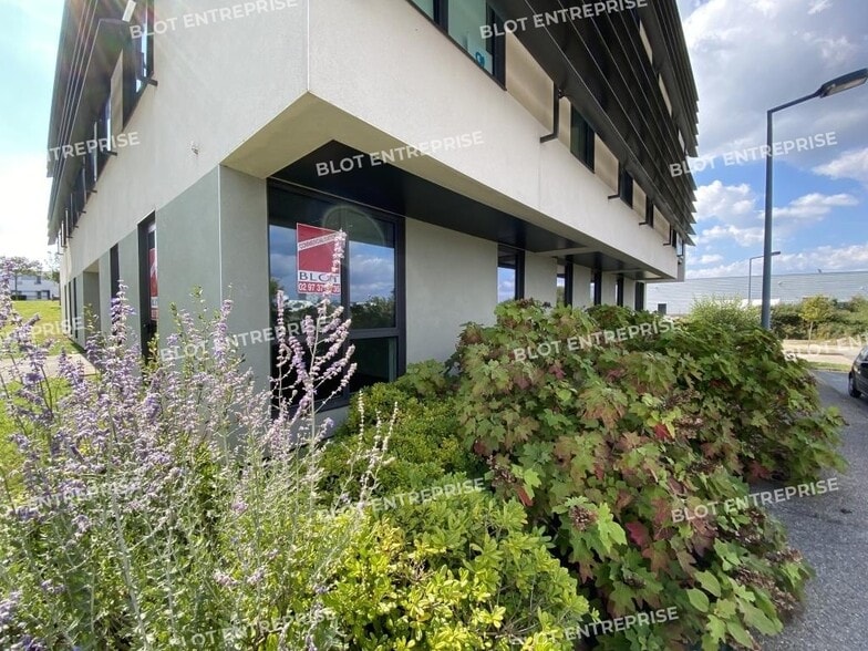 Bureau dans Lorient à louer - Photo de l’immeuble – Image 2 sur 5