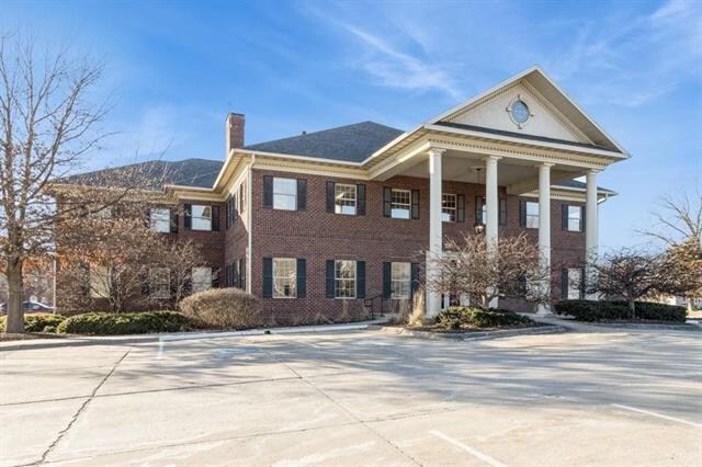 520 10th Ave, Coralville, IA à vendre - Photo de l’immeuble – Image 1 sur 45