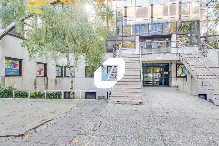Bureau dans Noisy Le Grand à vendre - Photo de l’immeuble – Image 3 sur 6