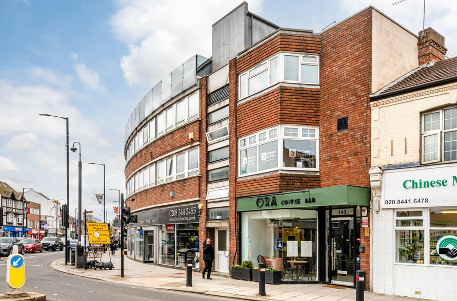 141-143 High St, Barnet à vendre - Photo de l’immeuble – Image 2 sur 3