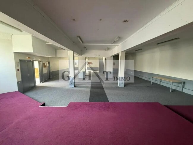 Plus de détails pour Bureau, Industriel/Logistique à louer