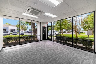 7643-7667 Garden Grove Blvd, Garden Grove, CA à louer Photo intérieure– Image 1 sur 47