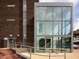 Station Appr, West Byfleet à louer - Photo de l’immeuble – Image 2 sur 7