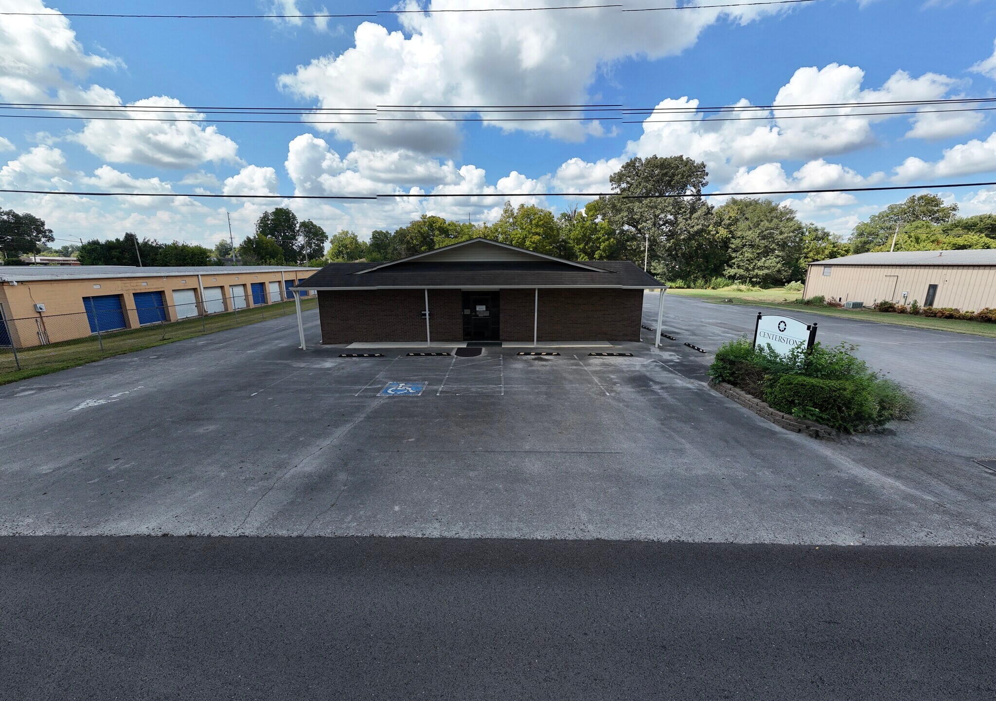 709 Davidson St, Tullahoma, TN à vendre Photo de l’immeuble– Image 1 sur 17