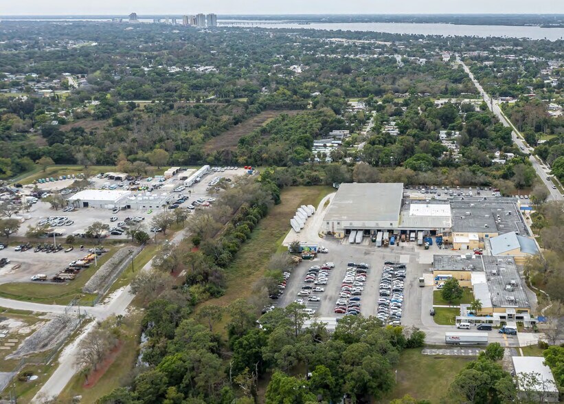 5100 Tice St, Fort Myers, FL à vendre - Photo de l’immeuble – Image 2 sur 6