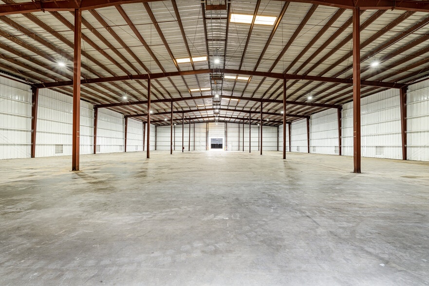 1001 Bridge St, Fuquay-Varina, NC à louer - Photo intérieure – Image 3 sur 31