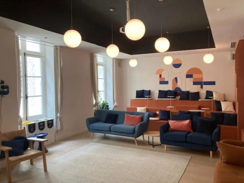 37 Rue Marie-Éléonore De Bellefond, Paris à louer - Photo de l’immeuble – Image 3 sur 6