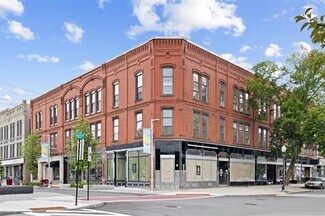 Plus de détails pour 1 Pleasant St, Claremont, NH - Logement à vendre