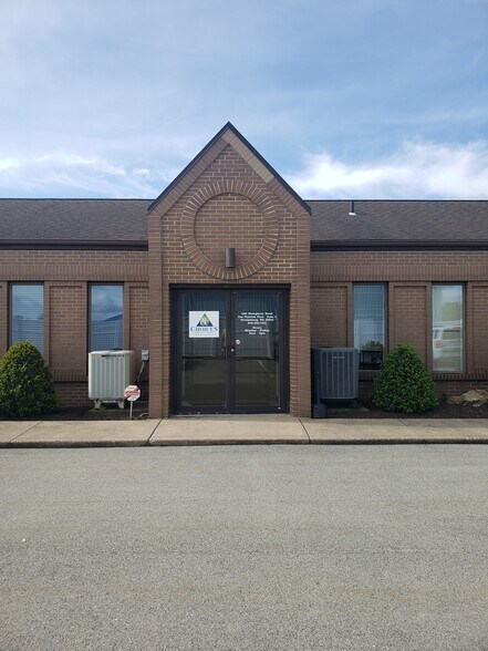 225 Humphrey Rd, Greensburg, PA à louer - Photo de l’immeuble – Image 2 sur 8