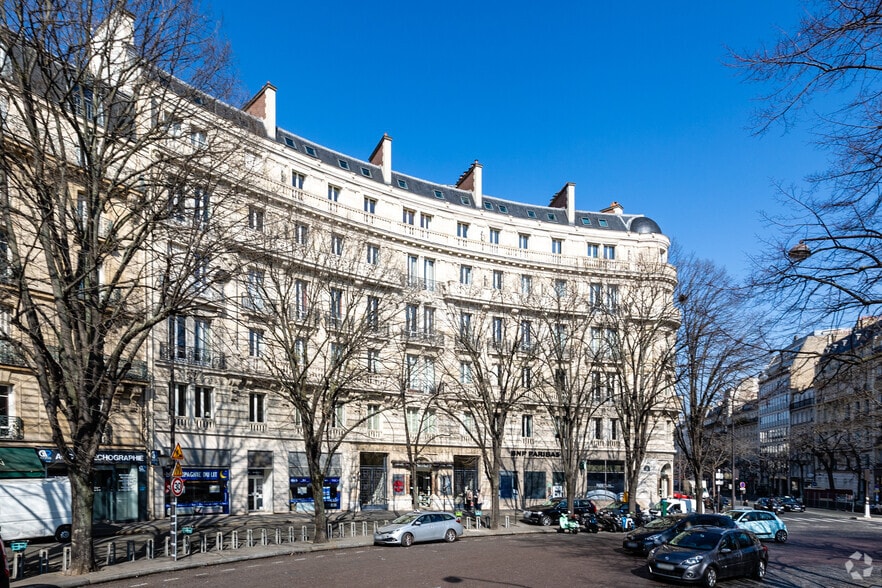 7-9 Place Des Ternes, Paris à louer - Photo de l’immeuble – Image 3 sur 5