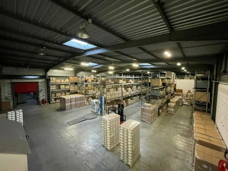 Industriel/Logistique dans Nordausques à vendre - Photo de l’immeuble – Image 2 sur 2