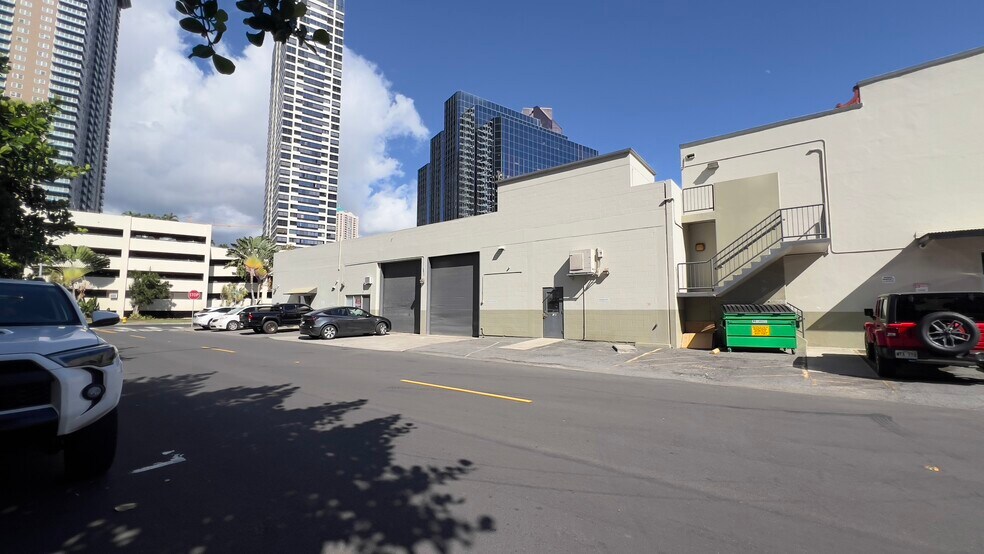 729 Emily St, Honolulu, HI à louer - Photo de l’immeuble – Image 3 sur 7