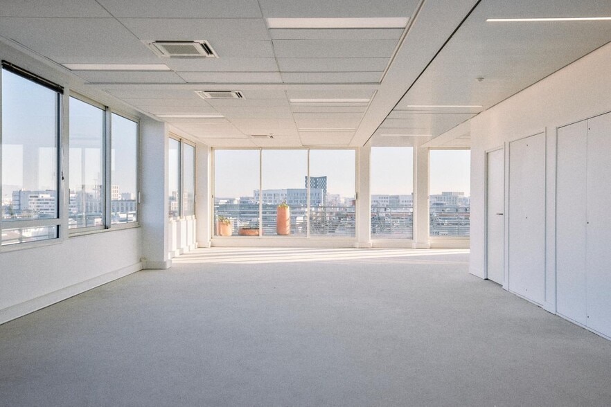 132 Avenue Du Président Wilson, Saint-Denis à louer - Photo de l’immeuble – Image 3 sur 17