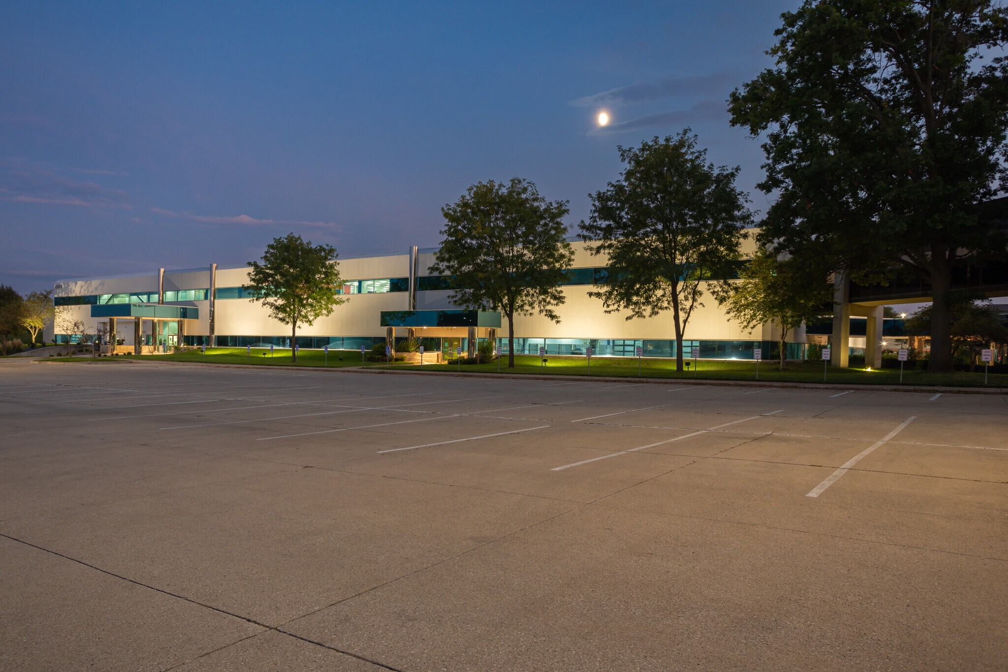 4300 Westown Pky, West Des Moines, IA à louer Photo principale– Image 1 sur 4