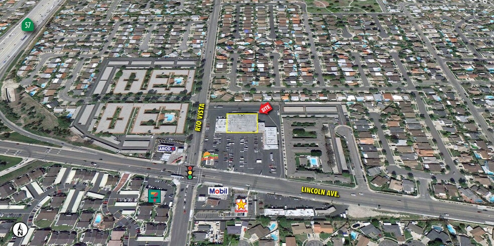 2809 E Lincoln Ave, Anaheim, CA à louer - Photo de l’immeuble – Image 1 sur 3