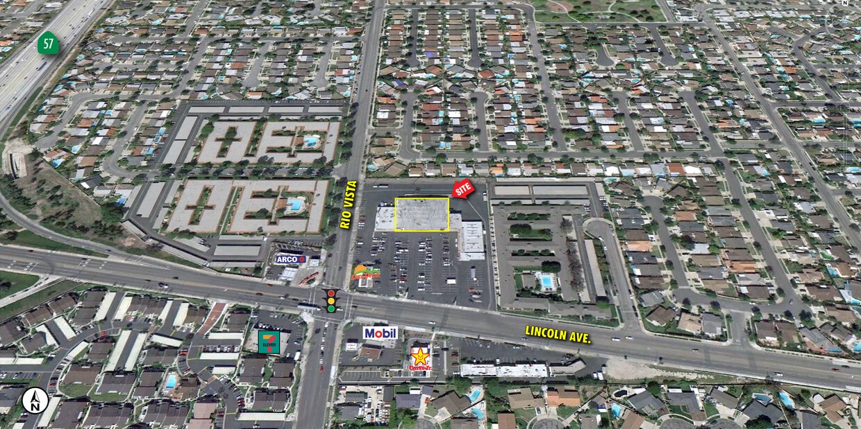 2809 E Lincoln Ave, Anaheim, CA à louer Photo de l’immeuble– Image 1 sur 4