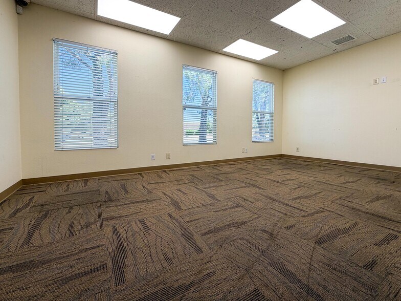 15371 Bonanza Rd, Victorville, CA à louer - Photo intérieure – Image 3 sur 7