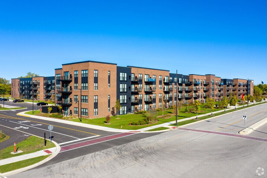 2200 Progress Pky, Schaumburg, IL à vendre - Photo principale – Image 1 sur 36