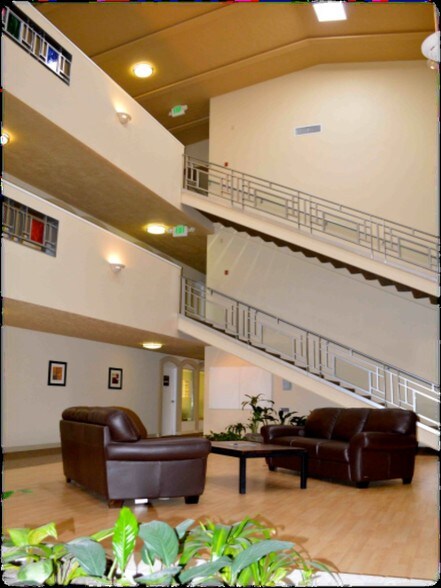 925 Stevens Dr, Richland, WA à louer - Hall d’entrée – Image 3 sur 14