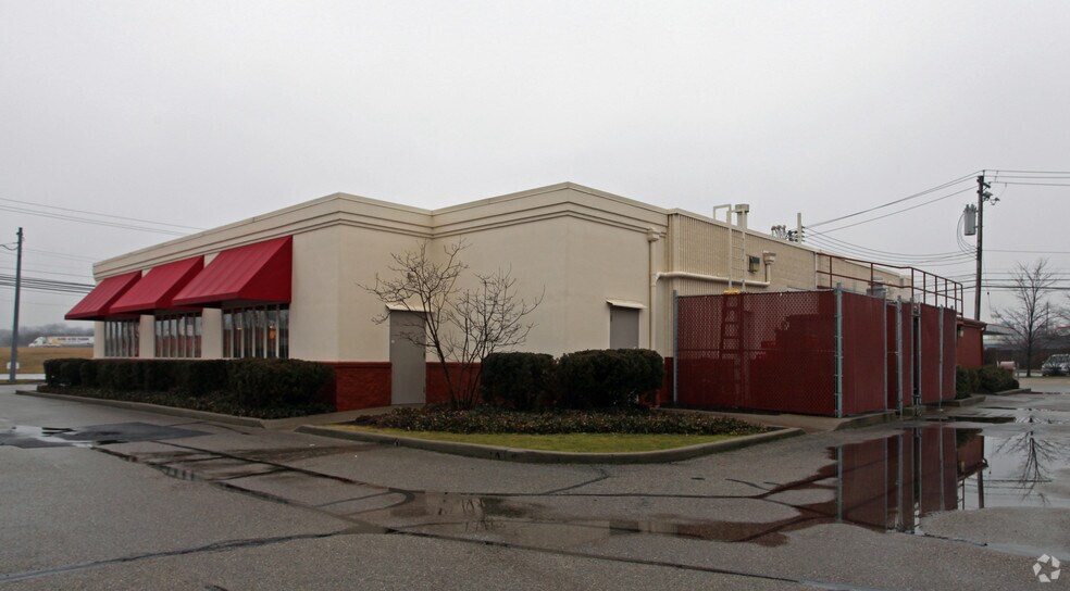 12150 Mason Montgomery Rd, Cincinnati, OH à louer - Photo de l’immeuble – Image 2 sur 3