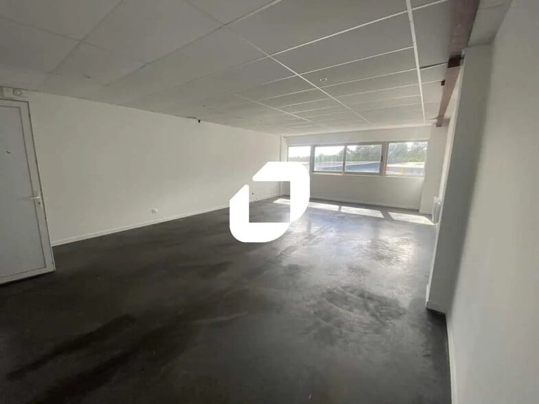 Bureau dans Martignas-sur-Jalle à louer - Photo intérieure – Image 2 sur 4