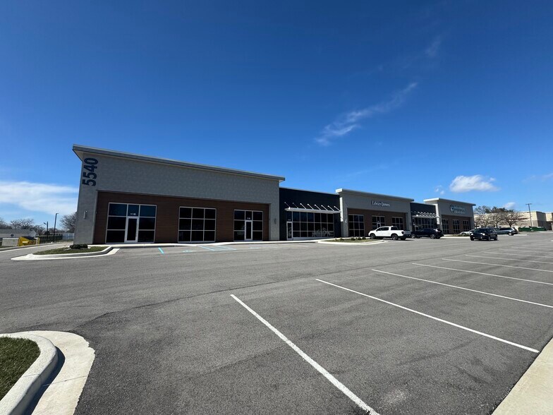 5540 S East St, Indianapolis, IN à louer - Photo de l’immeuble – Image 2 sur 8