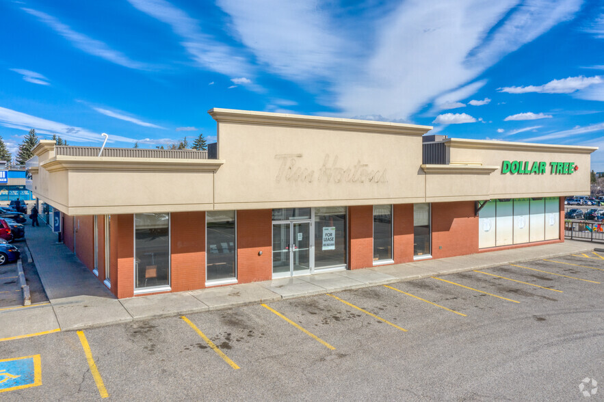 10440 Macleod Trl SE, Calgary, AB à louer - Photo principale – Image 2 sur 5