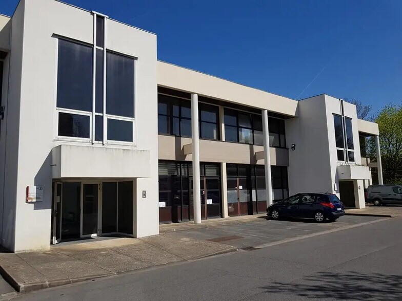 Bureau dans Lognes à louer - Photo de l’immeuble – Image 1 sur 4