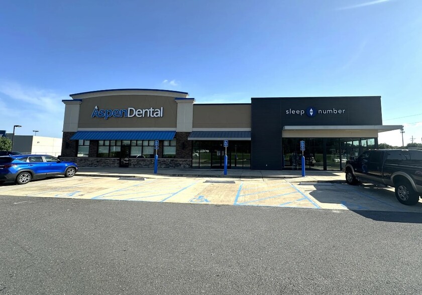 4351 Pecanland Mall Dr, Monroe, LA à louer - Photo de l’immeuble – Image 1 sur 4