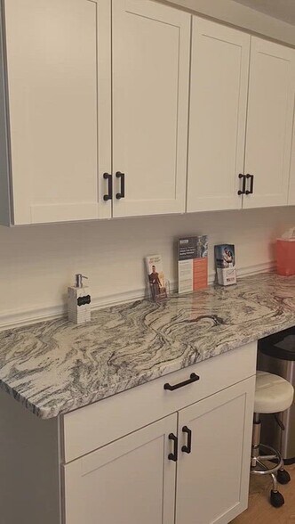 156 Whitaker Rd, Lutz, FL à louer - Vidéo sur l’annonce professionnelle – Image 3 sur 11