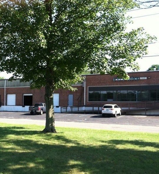 125 Mckee St, East Hartford, CT à louer - Photo de l’immeuble – Image 1 sur 8