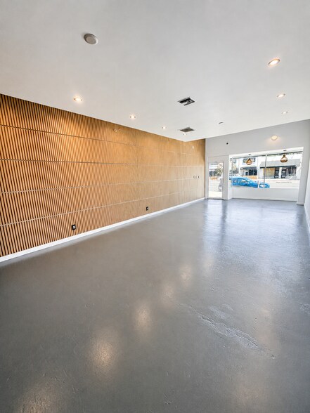 22750-22754 Ventura Blvd, Woodland Hills, CA à louer - Photo de l’immeuble – Image 3 sur 10