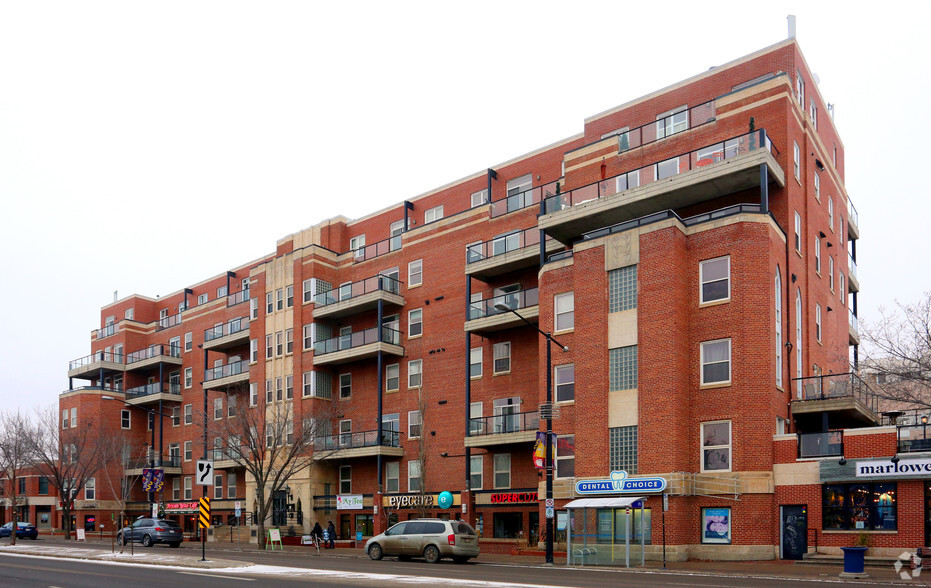 10736 82nd Ave NW, Edmonton, AB à louer - Photo de l’immeuble – Image 2 sur 5