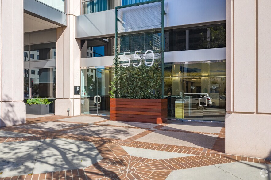 500-550 N Brand Blvd, Glendale, CA à louer - Photo de l’immeuble – Image 2 sur 17