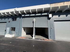 12552-12572 NE 14th Ave, North Miami, FL à louer Photo de l’immeuble– Image 2 sur 2