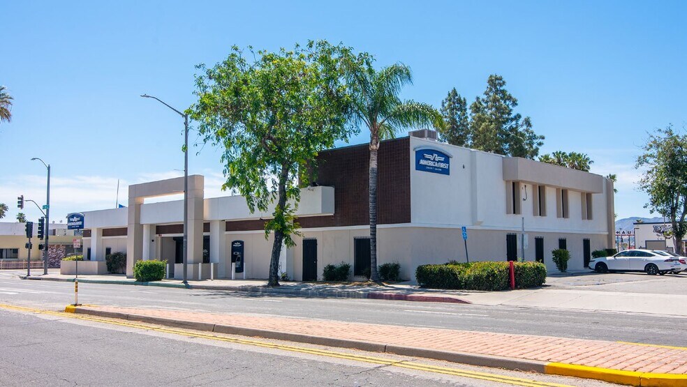 401 W 2nd St, San Bernardino, CA à vendre - Photo de l’immeuble – Image 1 sur 5