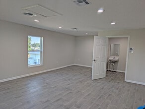 550 Martin Road, Palm Bay, FL à louer Photo intérieure– Image 1 sur 2