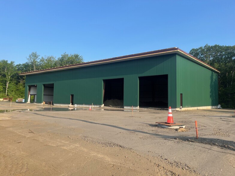 109 Western Industrial Dr, Cranston, RI à vendre - Photo de l’immeuble – Image 3 sur 11