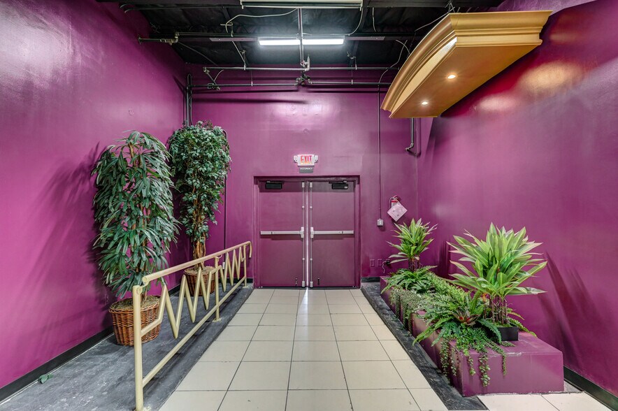 2100 Fremont St, Las Vegas, NV à vendre - Photo de l’immeuble – Image 3 sur 37