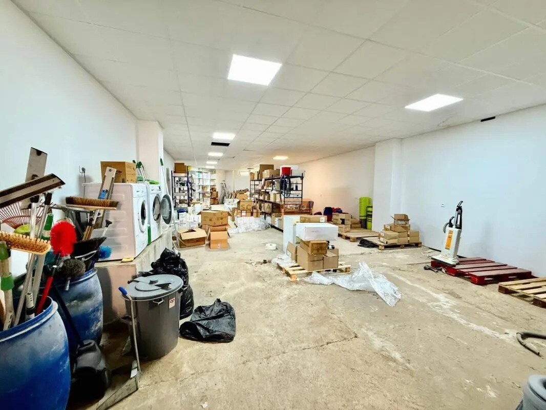 Local d'activités dans Le Muy à vendre Photo intérieure– Image 1 sur 9