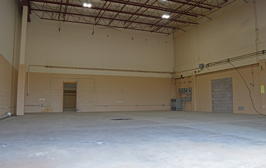 221 Winnipeg St N, Regina, SK à louer - Photo intérieure – Image 2 sur 13