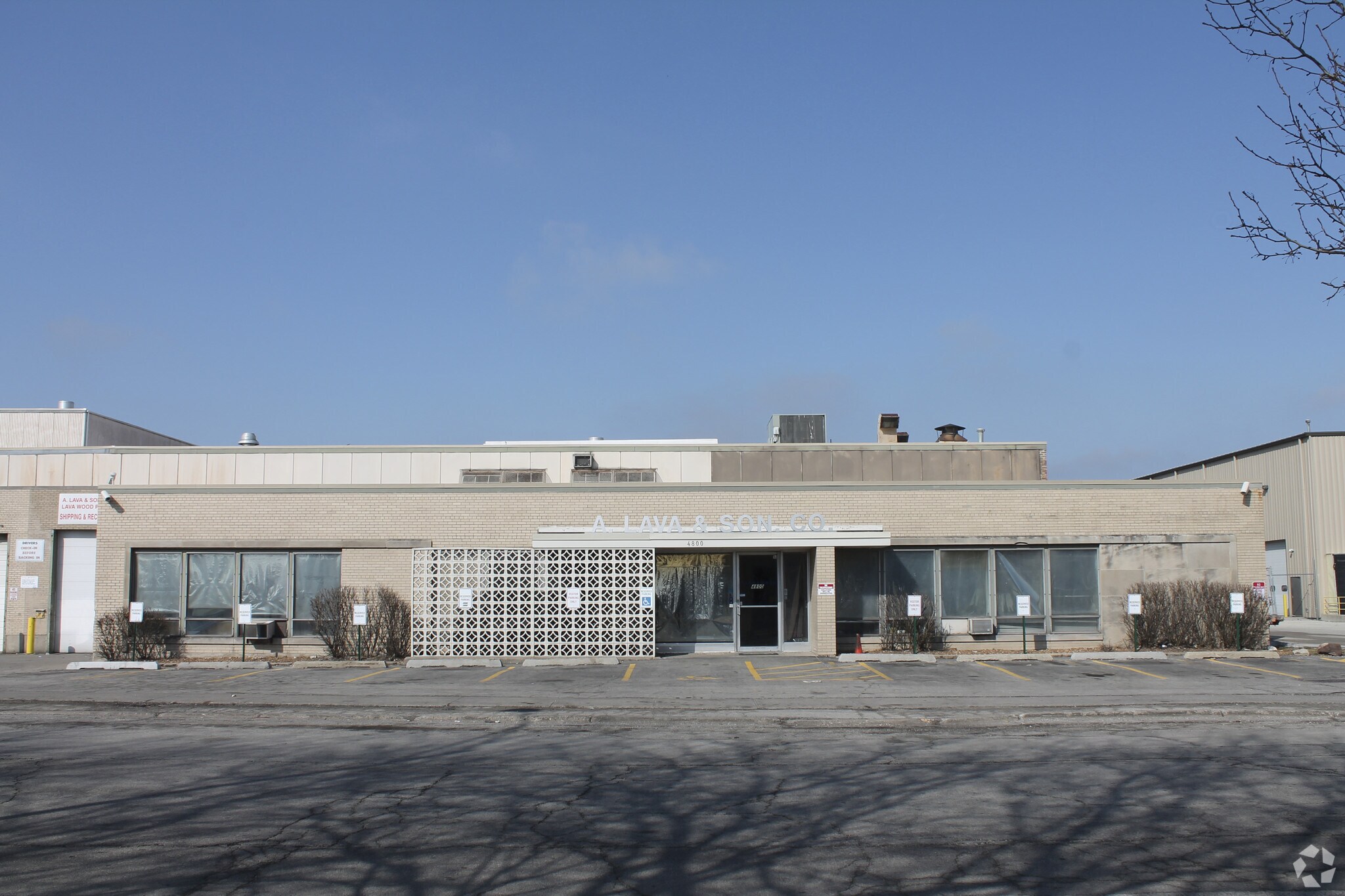 4800-4850 S Kilbourn Ave portefeuille de 2 biens à vendre sur LoopNet.fr Photo principale– Image 1 sur 3