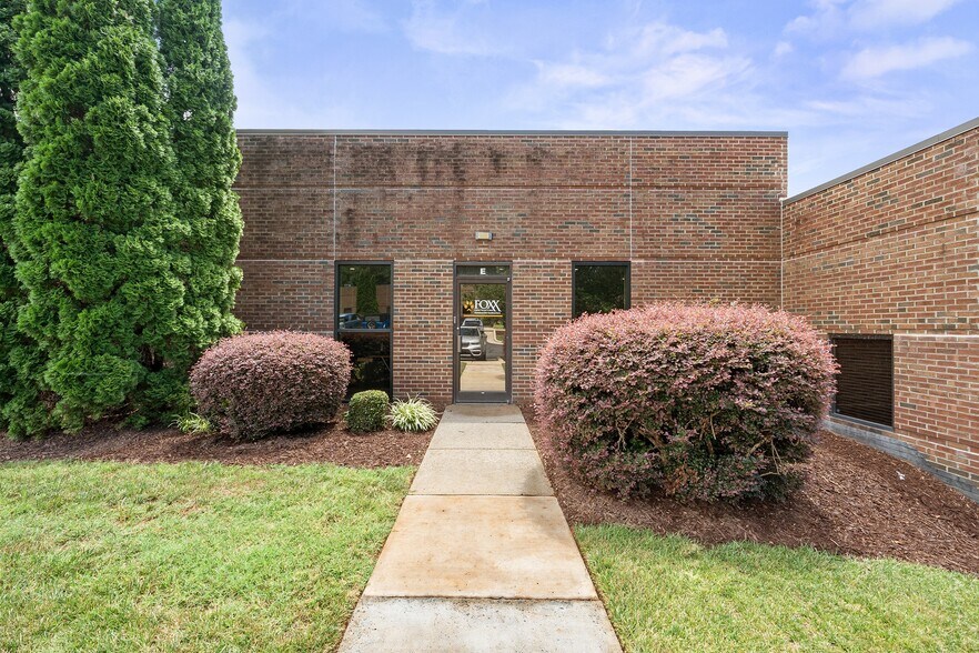 4455 Morris Park Dr, Mint Hill, NC à louer - Photo de l’immeuble – Image 2 sur 10
