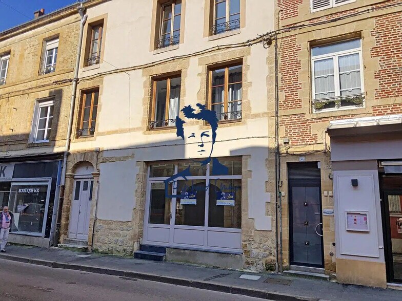 Local d’activités dans Charleville-Mézières à louer - Photo de l’immeuble – Image 1 sur 5