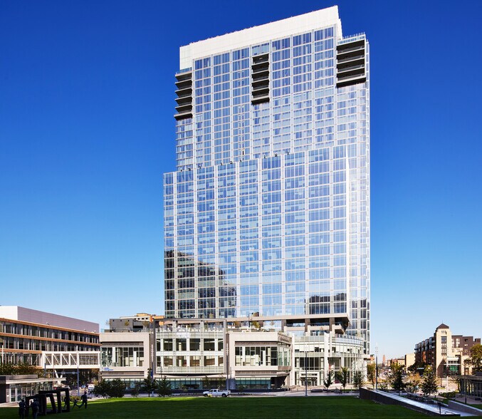 250 Nicollet Mall, Minneapolis, MN à louer - Photo de l’immeuble – Image 2 sur 11