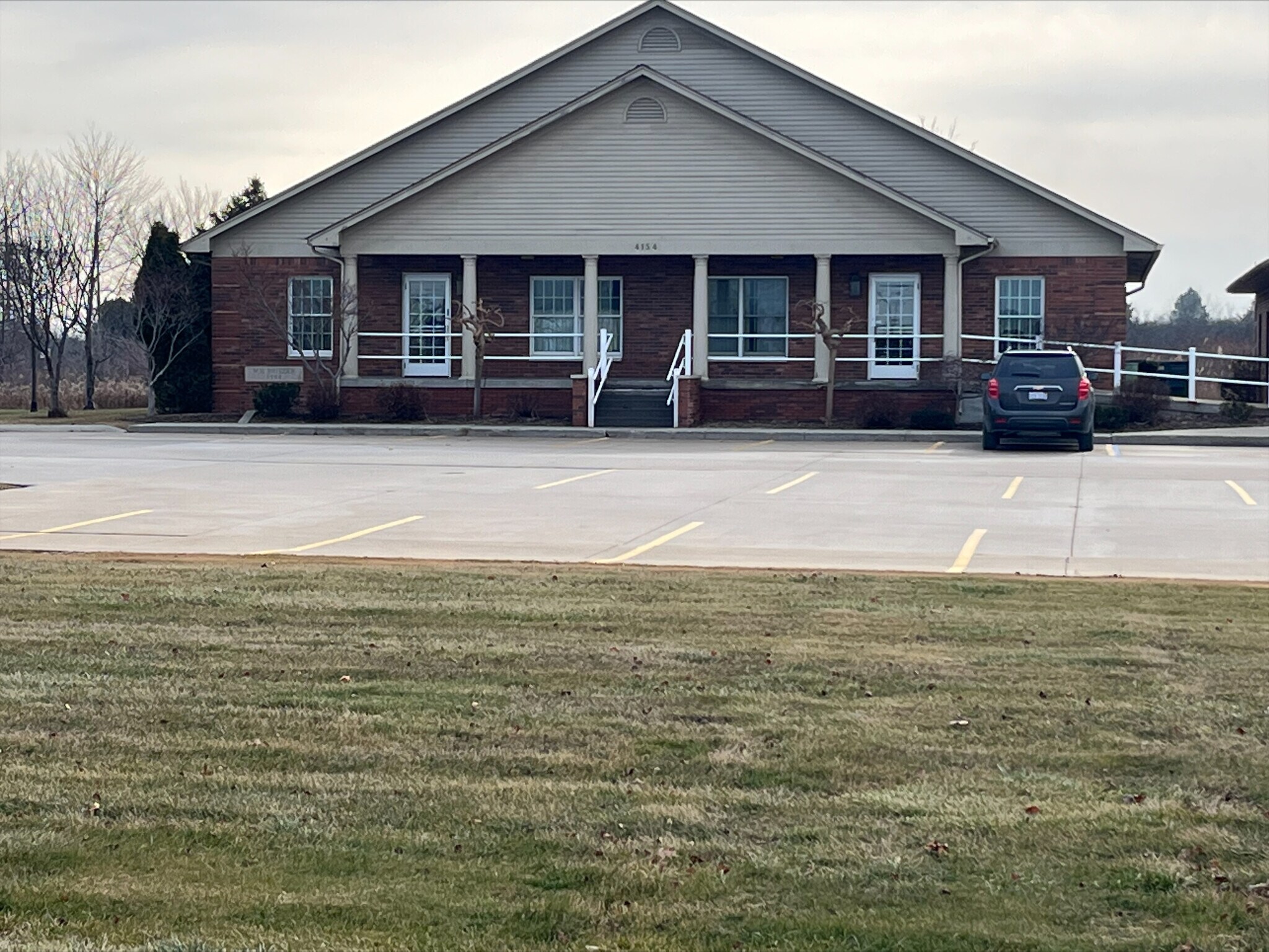 4154 River Road - 2 Commercial / Medical portefeuille de 2 biens à vendre sur LoopNet.fr Photo principale– Image 1 sur 2