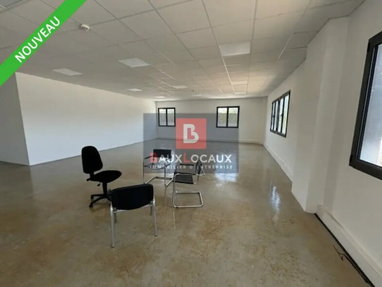335 Rue Des Joncs Des Bois, Avignon à louer - Photo de l’immeuble – Image 1 sur 5
